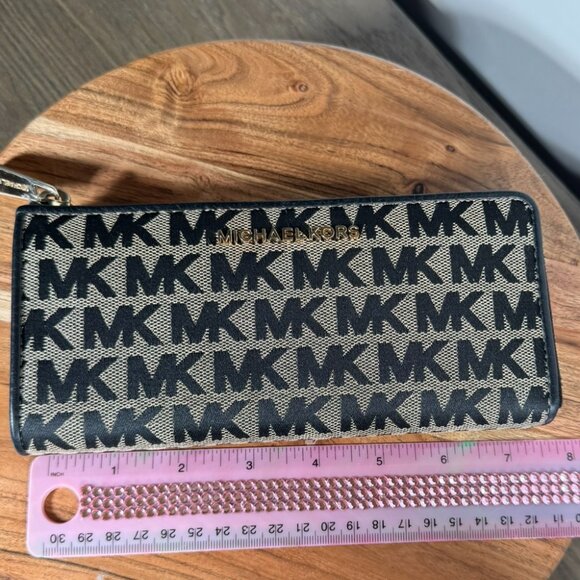 Michael Kors MK Signature Zip Around Wallet – Black Monogram - Picture 7 of 7